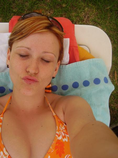 la chieuse se pren toute seule en photo